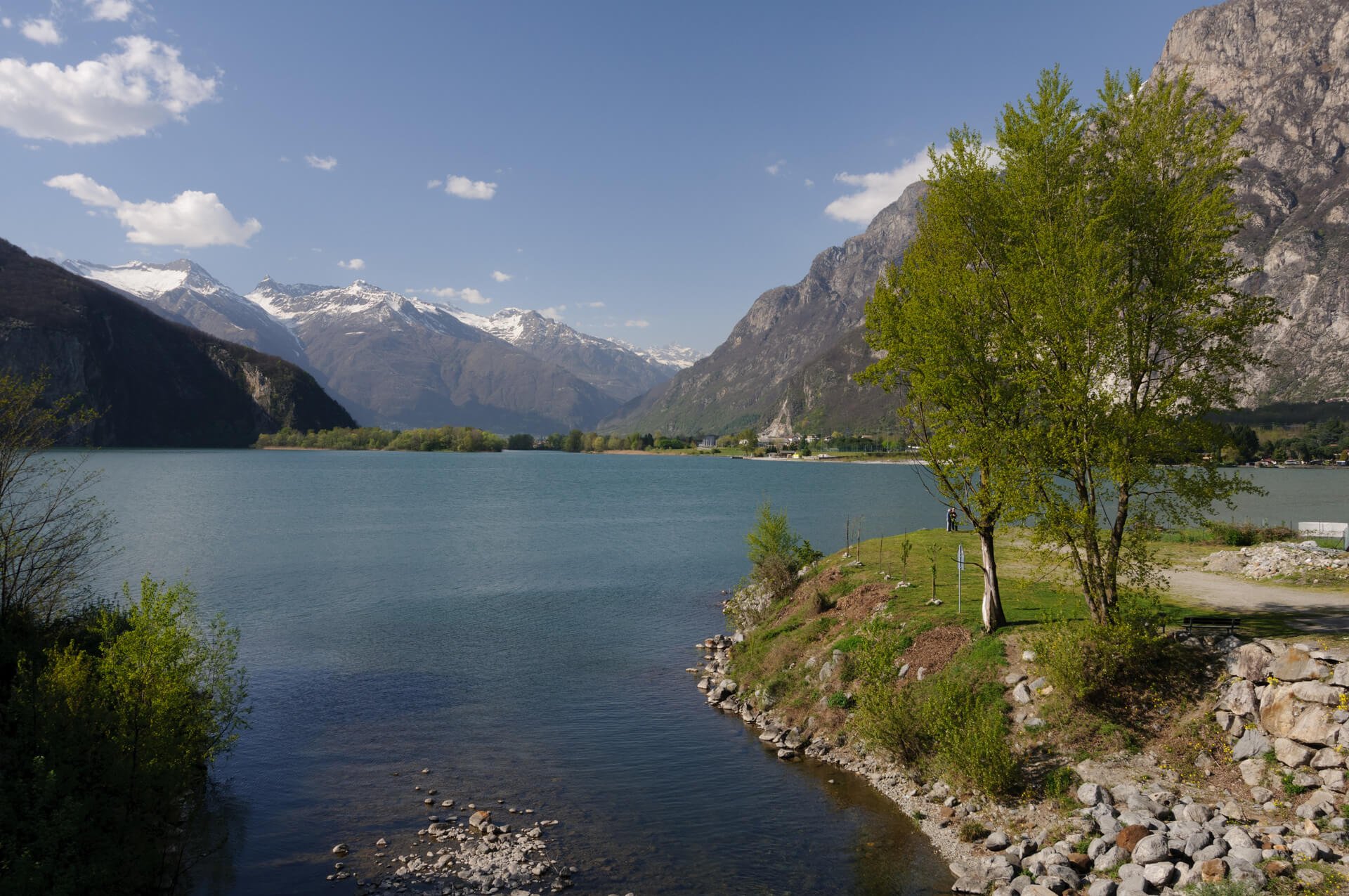 Il lago di Mezzola in Valchiavenna