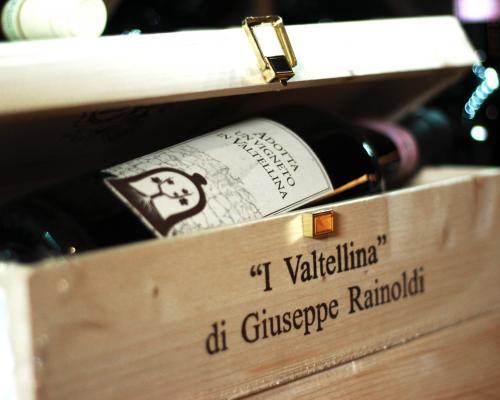 bottiglia di vino in scatola